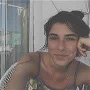 Doy clases de inglés hasta nivel C1. También enseñó francés, preferiblemente hasta bachillerato (tengo nivel b2)